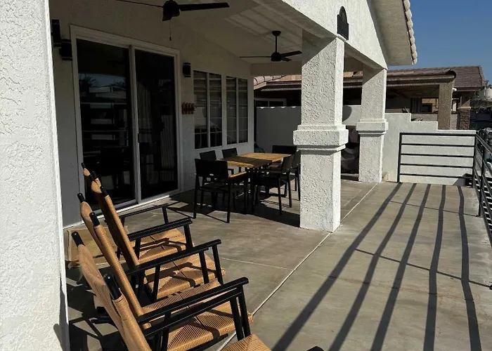 Bush Master Suite, Moovalya Keys Canal Holiday home *